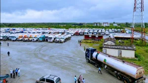 Dangote Refinery: Fuel marketers mull petrol price cut as FG meets stakeholders 