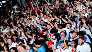 World Cup Fans: Norwegians Row From Oslo With Norway Team, England Fans Up How Late?