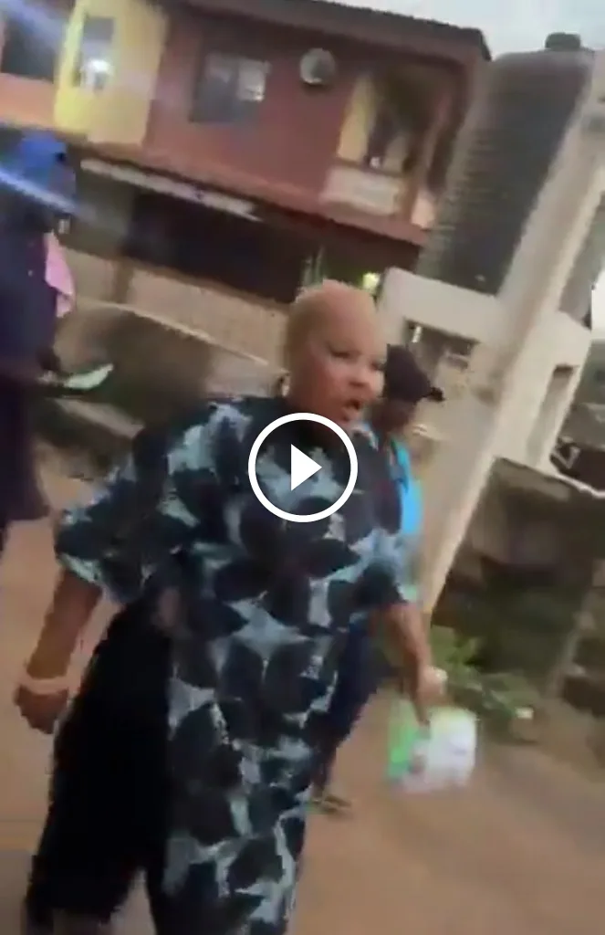 We Will Cut Your Finger If You Vote Adeleke! – APC Woman Threatens