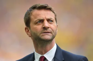 EPL: He doesn’t know that role – Sherwood slams Baleba, warns Man Utd