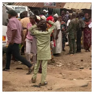Commercial bus driver slumps, dies while conveying passengers in Ibadan [PHOTOS]