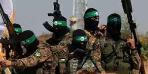 Hamas signals readiness to surrender heavy weapons under ceasefire conditions