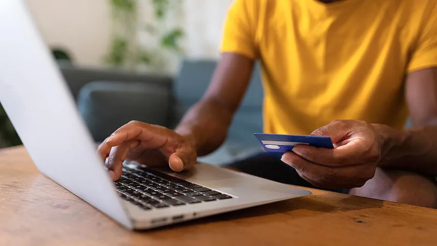 Rules of Online Shopping: How consumers can pay with confidence using Mastercard