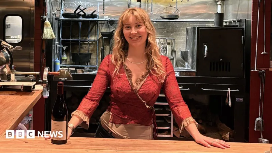 'What you see is what you pay' - why some US restaurants are banning tips