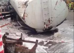 Residents scoop diesel after tanker accident in Kaduna