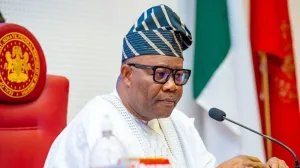 Akpabio mourns veteran journalist, Dotun Oladipo